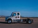 Freightliner Business Class M2 106 Extended Cab 2002 года